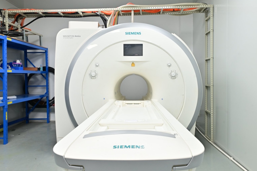 MRI-SIEMENS